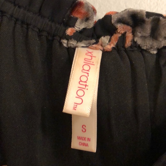 Strapless dress with velvet details - Picture 3 of 4